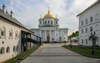 Семинарская церковь Алексия, митрополита Московского в Благовещенском монастыре. / ***