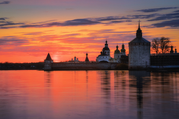 Весенним вечером в Кириллове / Из поездки по Вологодской области