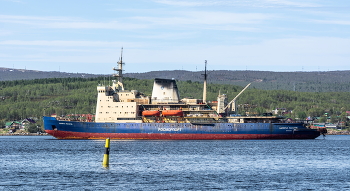 Дизель-электрический ледокол «Адмирал Макаров» / завершил навигацию на акватории Северного морского пути