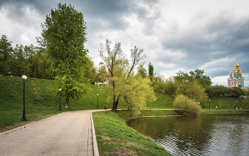 В весеннем парке ... / ***