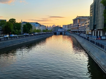 Вид на Водоотводный канал с Садовнического моста / Вид на Водоотводный канал с Садовнического моста