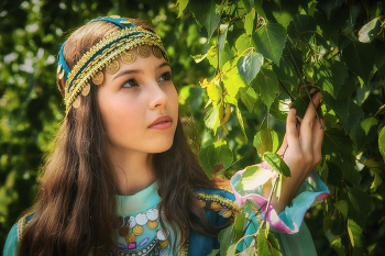 Июнь в Башкирии / девушка, деревья, Башкирия