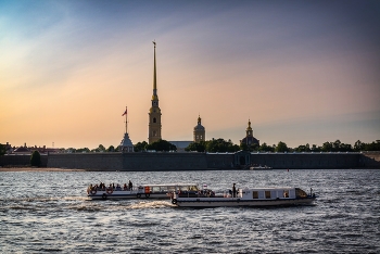 Вечер на Неве. / Июнь 2023.