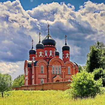 Крестовоздвиженский монастырь. / ***