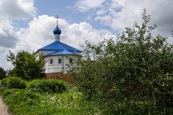 Церковь Похвалы Пресвятой Богородицы / 1692-1696 гг. Ростов Великий