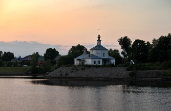 &nbsp; / Село Золоторучье. Свое название оно получило, от золотого песка, который якобы находили в протекающем через село ручье.Церковь Ильи Пророка, 1753г,была колокольня.