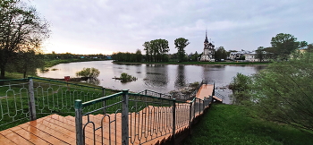 Лестница к Вологде / Река Вологда, город Вологда, Церковь Сретения Господня