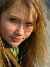 Солнечная / спантанное фото=)и с нехоршим качеством, но мне все равно нравится...(автопортрет)