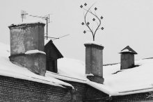  / дом, дзе жывуць шчаслівыя людзі, заўсёды можна пазнаць па коміну.
на ім раней за вясну
прачынаюцца кветкі.
