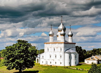 Ростов. Церковь Спаса на Песках. / Церковь Преображения Господня в Спасо-Яковлевском Димитриевском монастыре в Ростове -Великом