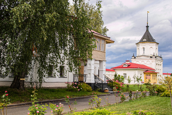В монастыре / Троице-Сергиев монастырь