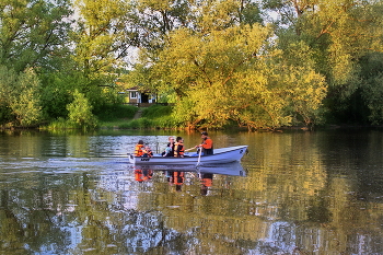Июньский променад / Городская среда. Вечерний сюжет из Серпухова.