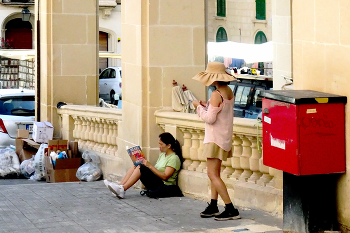 Through the streets of Malta. / Город и деревня