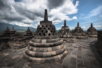 "Боробудур" / Буддийский храм Боробудур. Остров Ява, Индонезия