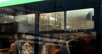 &nbsp; / Дождь, город, автобус.