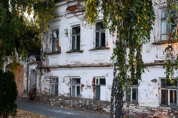 Старый дом... / Провинциальный городок Тетюши в Республике Татарстан.