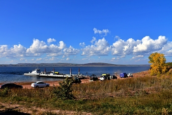Труженик / Труженик на переправе Новоселово-Улазы, Красноярское водохранилище - здесь ширина примерно 7 км.