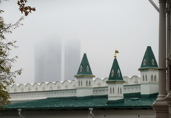 Архитектура в октябрьском тумане / Москва, туман