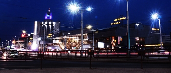 Железнодорожный вокзал Минска / Железнодорожный вокзал Минска вечером на длинной выдержке