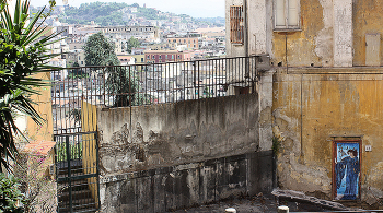 Уголок дворика / Фрагмент Неаполитанского дворика