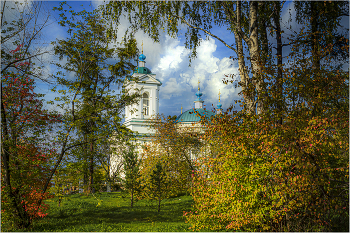 Осенняя пора / Церковь Входа Господня в Иерусалим, г. Иркутск