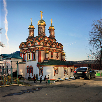 Прогулки по Москве... / Церковь Николая Чудотворца на Берсеневке в Верхних Садовниках. (сборка из 6-ти кадров)