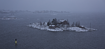 Старая рыболовецкая база / о. Русский (Ryssänsaari; Russholmen) -- между крепостью Суоменлинна (Свеаборгом) и Южной гаванью Хельсинки.

https://photocentra.ru/work/1034832?id_auth_photo=29736

https://photocentra.ru/work/1081757?id_auth_photo=29736