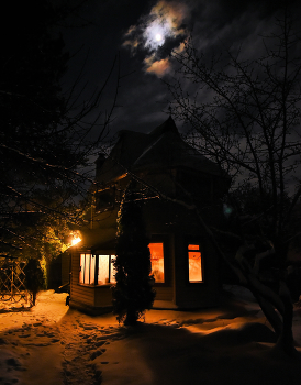 "Как сладко мне во мгле морозной ..." / "Ночь северная медленно и грозно
 Возносит косное величие свое.
 Как сладко мне во мгле морозной
 Мое звериное жилье!"
 И.Бунин