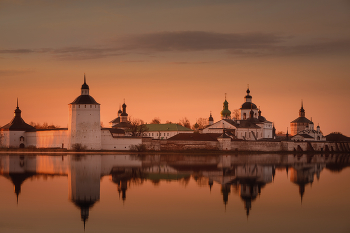 Майским утром на Сиверском озере / Кирилло-Белозёрский монастырь. 9 мая 2023