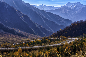 Петля / Дорога в горах, Южная Осетия. Октябрь 2023 г.