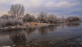 Пасмурно. / ***