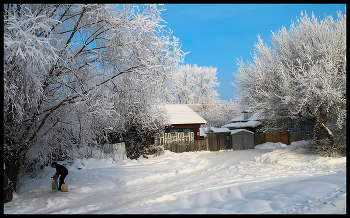 Городская окраина / Девушка колонка
