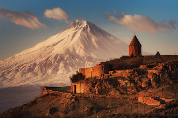 Монастырь Хор-Вирап под первыми лучами солнца / Армения. 22 февраля 2023