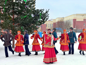Дворовой концерт к НГ / Дворовой концерт с новогодними поздравлениями