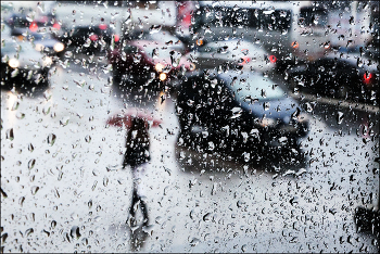 трафик / что может быть банальнее, чем дождь через оконное стекло?