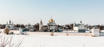Суздаль. Вид на Свято-Покровский женский монастырь. / ***