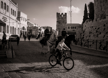 &nbsp; / На улочках Иерусалима #bicycle-flash