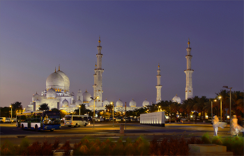 Опаздывающие... / Сказка на ночь. Абу Даби, мечеть шейха Заида.