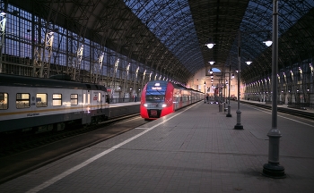 На Киевском вокзале в Москве / Москва