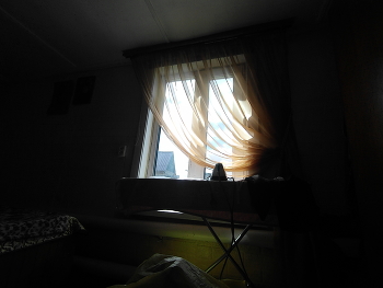 окно в спальню / светит солнце!!!!