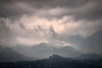 Rainy Clouds Day / Предгорья Батуми окутаны грозовыми облаками