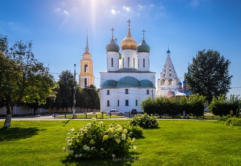 Благолепие / Успенский собор, Тихвинская церковь, Вознесенская церковь и колокольня Ново-Голутвинского монастыря в Коломне.