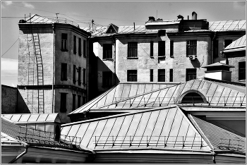 ..... Старые крыши города .... / городской фрагмент