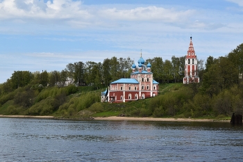 Романовская сторона / Тутаев. Казанская Преображенская церковь построена в 1758 году
