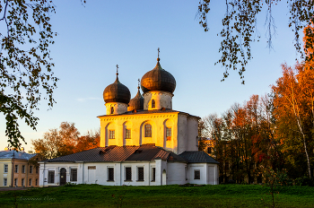 Осенний закат. Собор Рождества Богородицы. / ***