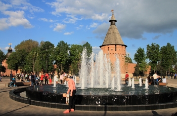 Преображенская площадь / Летний день в центре Тулы