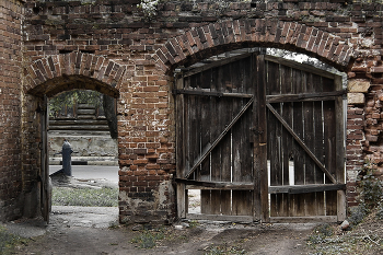 Старые ворота / Старые ворота