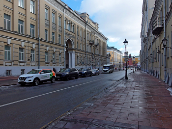 Большая Никитская / Улица Большая Никитская в Москве. Март 2023.