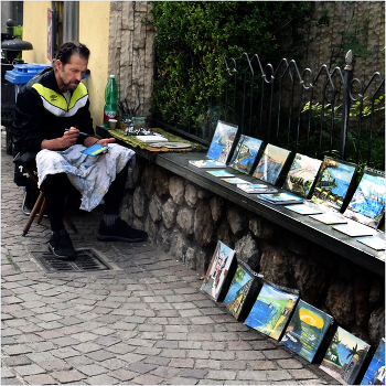 Street artist... / Город и деревня