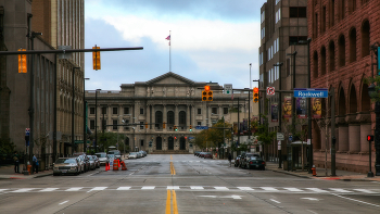 ====== / Cleveland City Hall
Мэрия Кливленда является резиденцией правительства города Кливленд, штат Огайо, а также домом городского совета Кливленда и офисом мэра Кливленда. Открылся в 1916 году